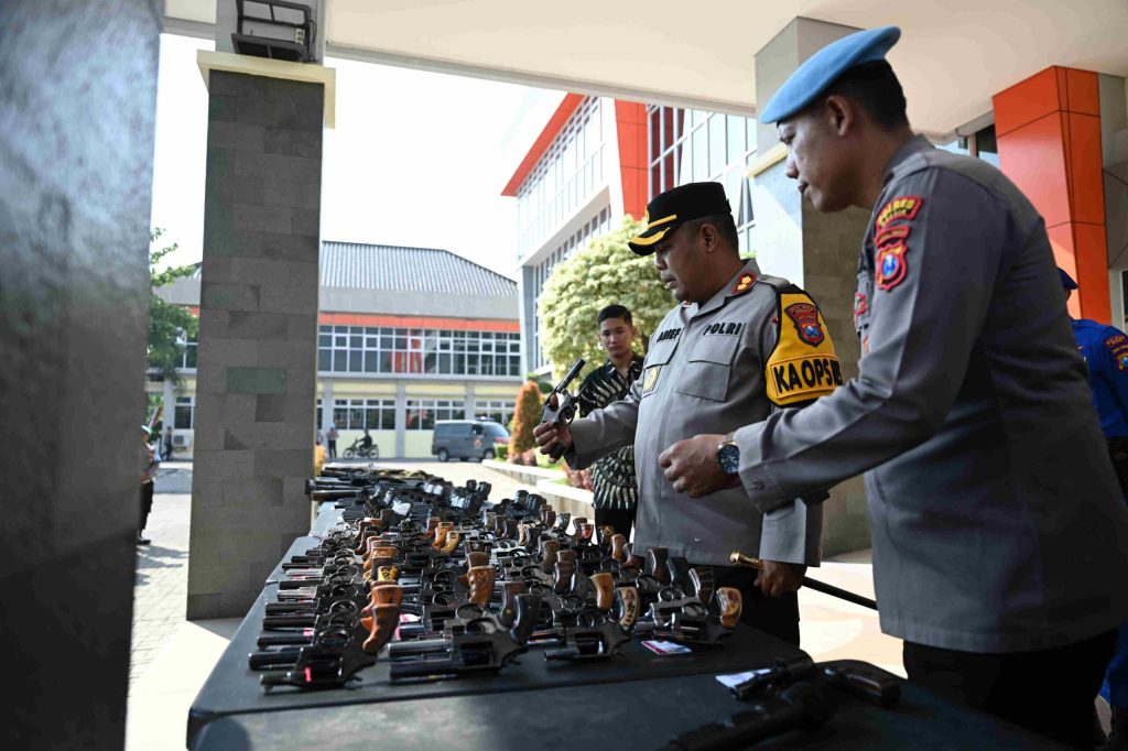 Kapolres Gresik Cek Senjata Api Inventaris Polres dan Polsek&nbsp;Jajaran