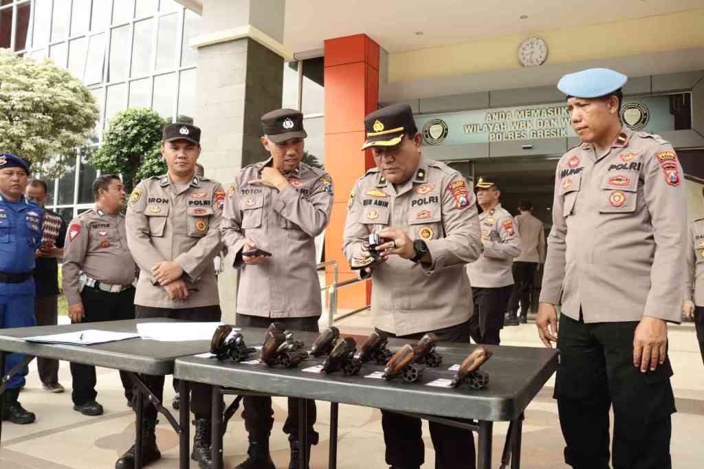 Pastikan Keamanan dan Kelengkapan, Polres Gresik Gelar Sidak&nbsp;Senpi