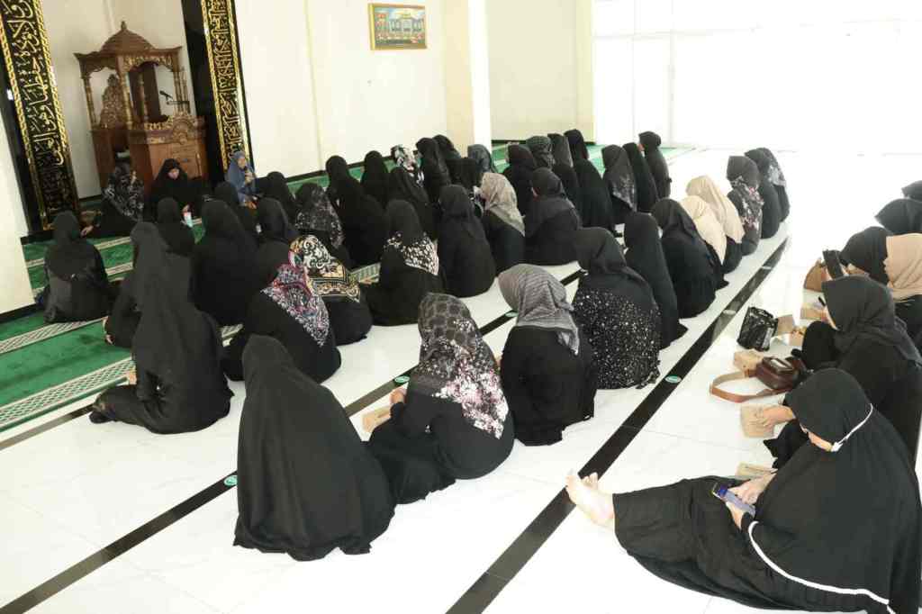 Perkuat Keimanan, Polres Gresik Gelar Ngaji Bareng Ustadzah&nbsp;Marwa