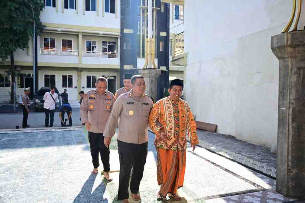 Silaturahmi Kapolres Gresik Jalin Kemitraan bersama Pondok Pesantren Darul Ihsan Menganti