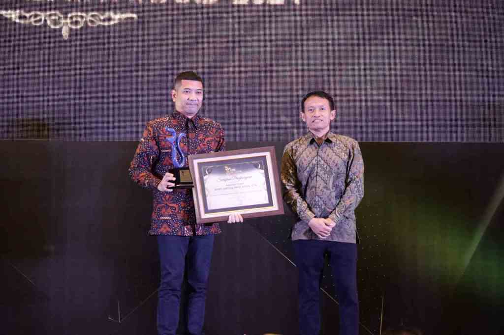 Berhasil jaga Kamtibmas Selama Pemilu, Kapolres Gresik Raih Penghargaan Radar Surabaya Awards&nbsp;2024
