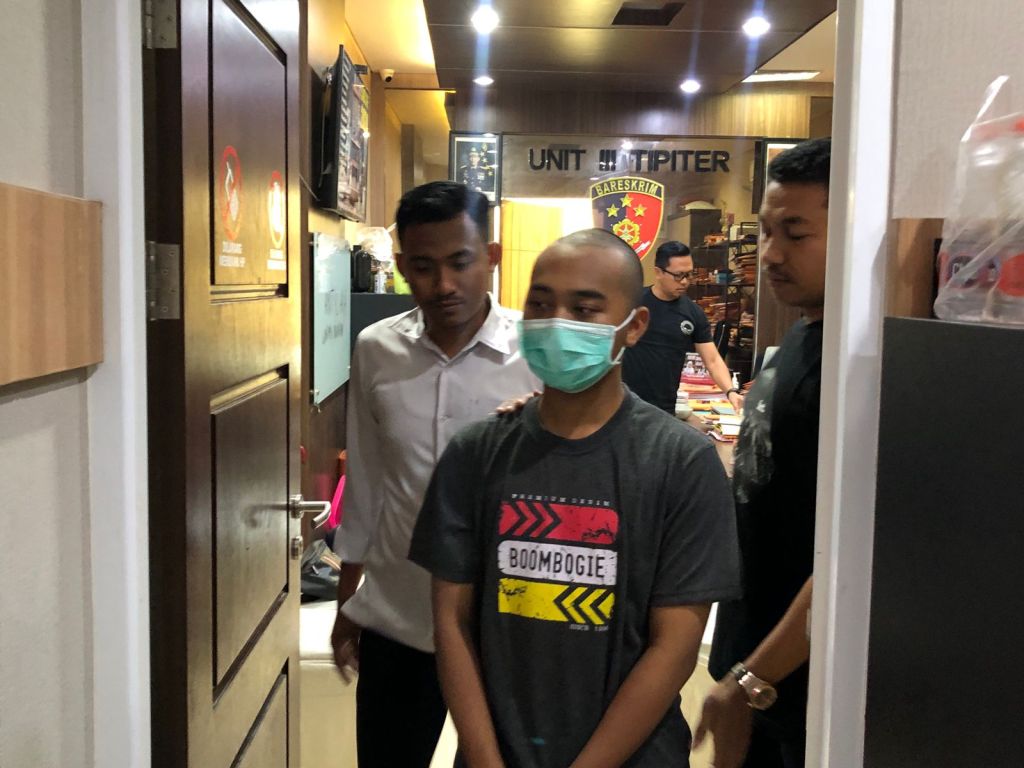 Satreskrim Polres Gresik Ringkus Pemuda Gresik Edit Foto Vulgar Demi Fantasi&nbsp;Seksual