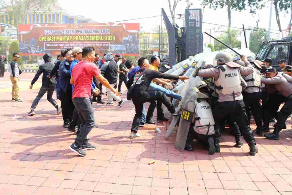 Jelang Pilkada Serentak, Polres Gresik Gelar Simulasi Sistem Pengamanan&nbsp;Kota